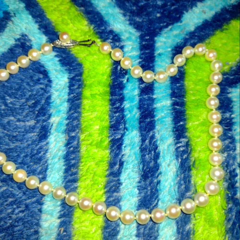 Vintage pearl bead white gold necklace